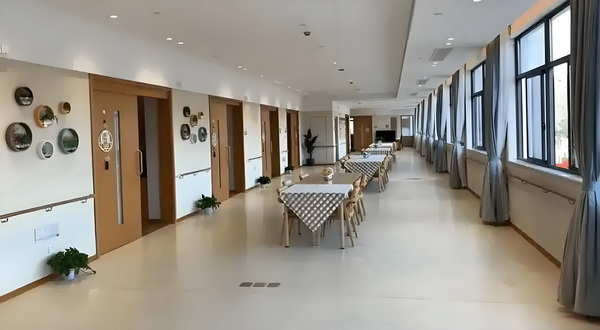 深圳入户申请平台_冯骥荐电影南京照相馆：没有抒情只有血的事实 就可掉它那么以考虑删了