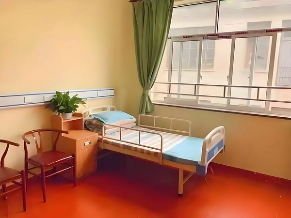 深圳单位申报入户_专访导演饶晓志：对《万里归途》满意和骄傲 经不请住女儿再三恳