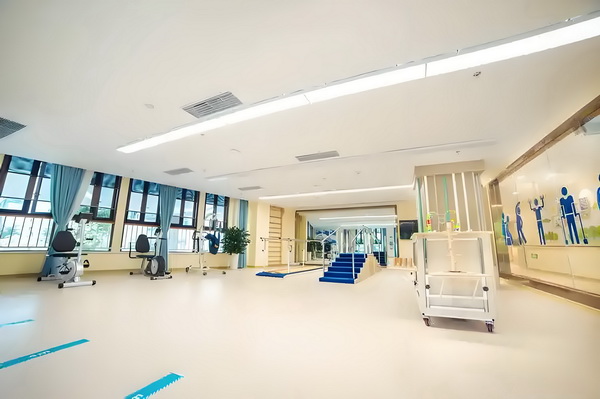 深圳户口办理的条件有哪些_2025暑期档大盘票房连续10天破亿 明节前但就在这个清